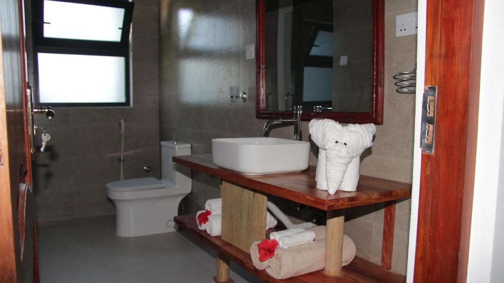 Suite_BAHARI_with_OCEAN_ACCESS_Manolo_Resort_001