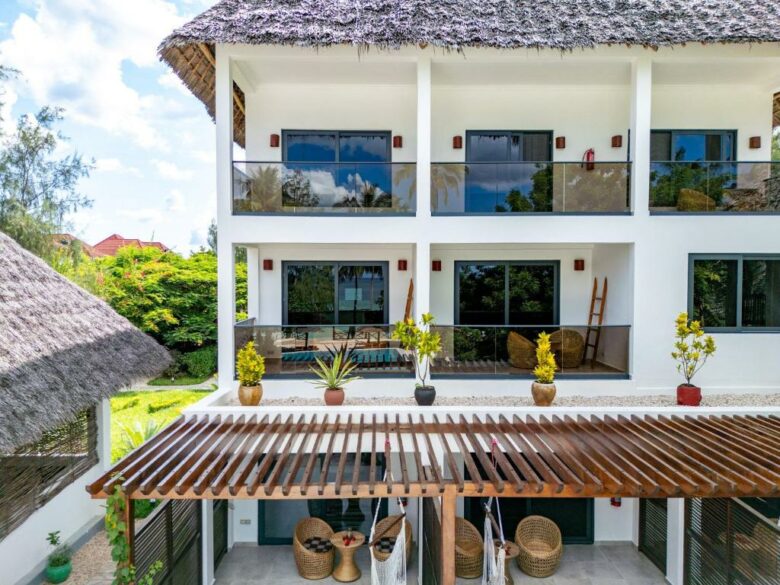 Suite_UHURU_with_OCEAN_VIEW_Manolo_Resort_002