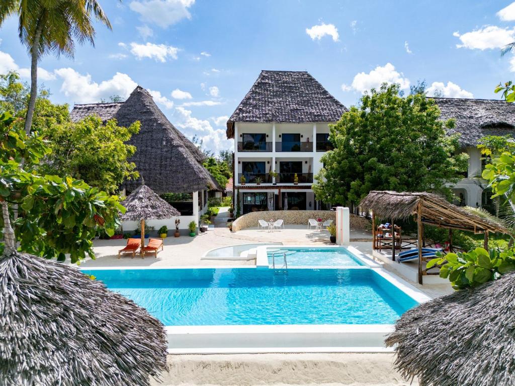 Suite_UHURU_with_OCEAN_VIEW_Manolo_Resort_005
