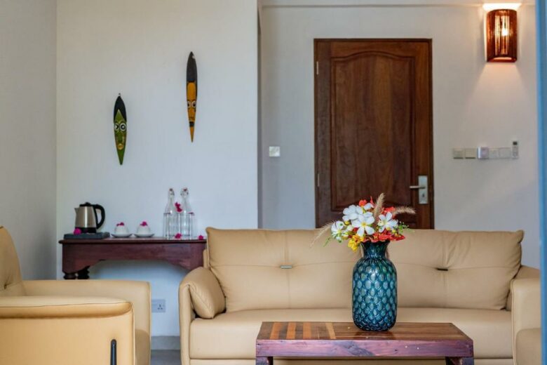 Suite_UHURU_with_OCEAN_VIEW_Manolo_Resort_006