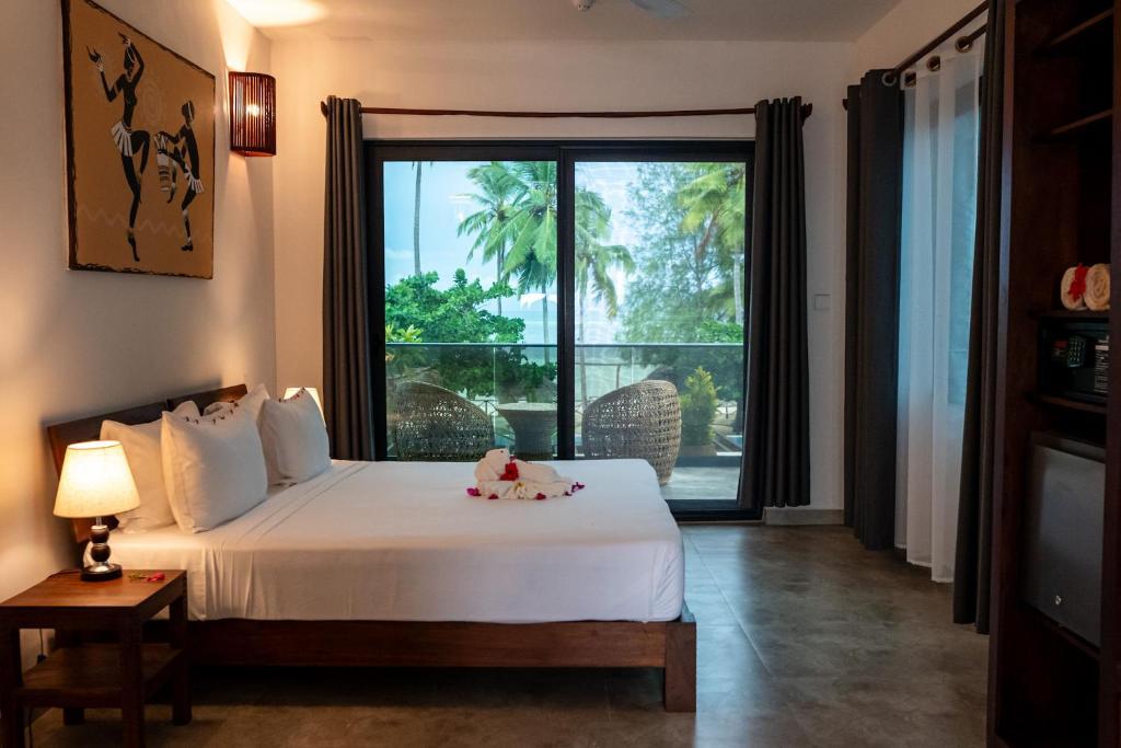 Mastersuite_UHURU_with_OCEAN_VIEW_Manolo_Resort_007